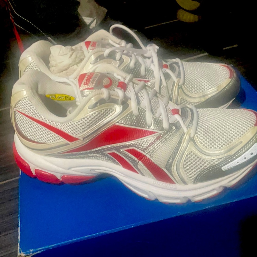 Men’s size 12 Reebok shoes